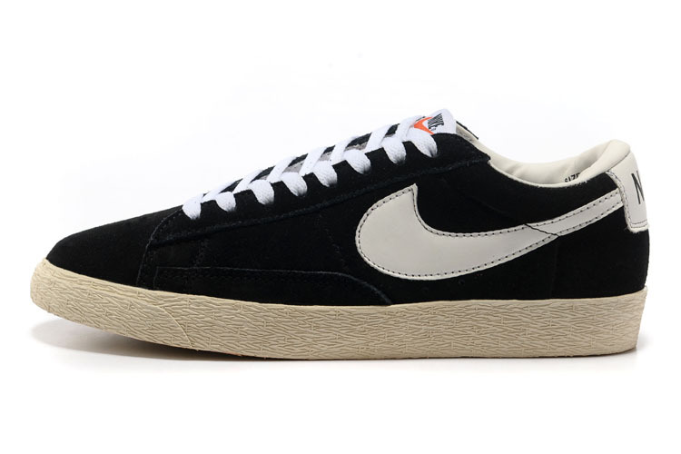 Soldes Chaussure Basket Nike Blazer Cuir Low Pour Homme en Noir